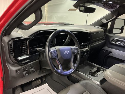 Used 2024 Chevrolet Silverado 2500 ZR2 AWD/4WD image 10
