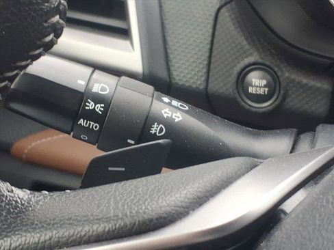 Used 2021 Subaru Forester Touring image 19