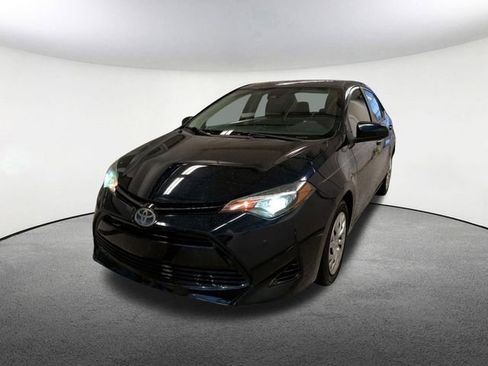 Used 2018 Toyota Corolla LE image 1