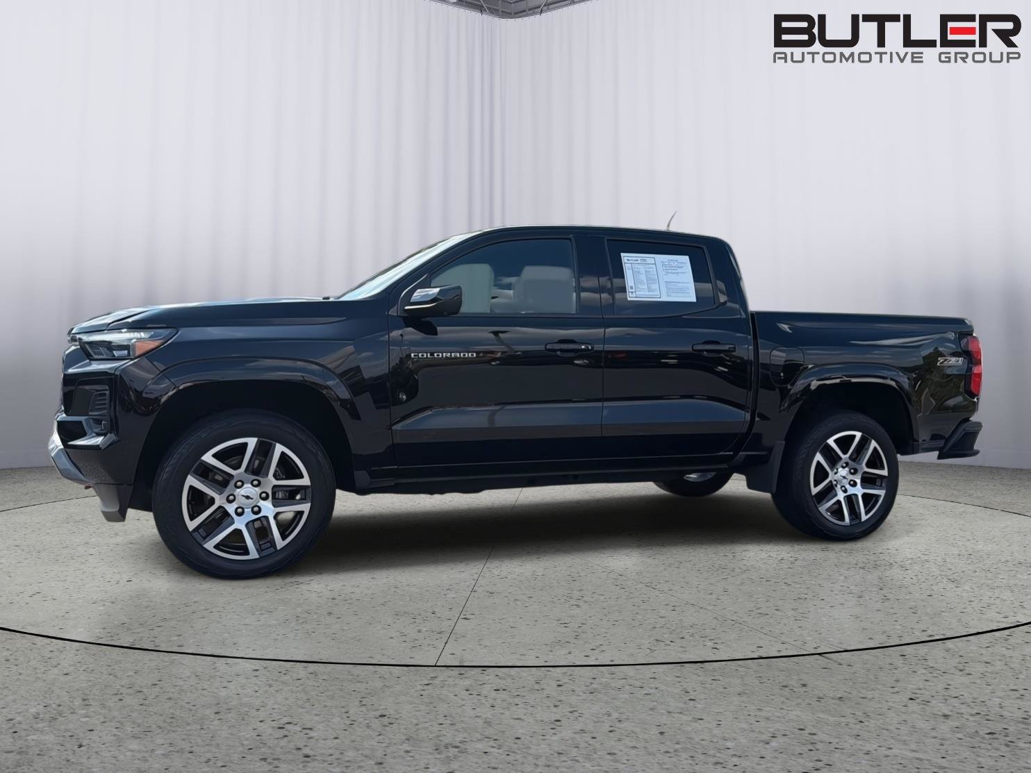 Certified 2024 Chevrolet Colorado Z71 w/ Z71 Convenience Package 2 AWD/4WD image 3