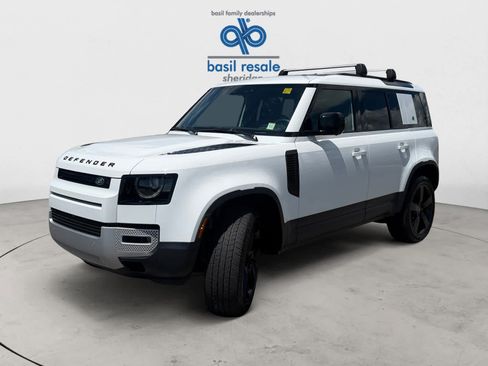 Used 2023 Land Rover Defender 110 S AWD/4WD image 2