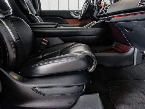 Used 2020 Lincoln Navigator L Reserve RWD image 32