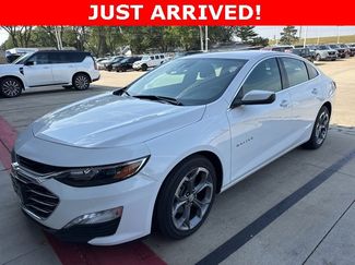 Used 2020 Chevrolet Malibu LT image 1