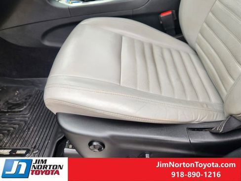 Used 2018 Jeep Grand Cherokee Limited image 25