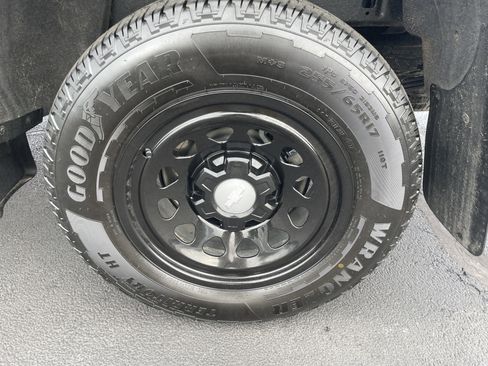 Used 2024 Chevrolet Colorado W/T w/ Advanced Trailering Package image 33