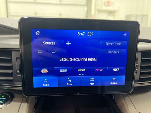 Used 2021 Ford Explorer XLT image 13