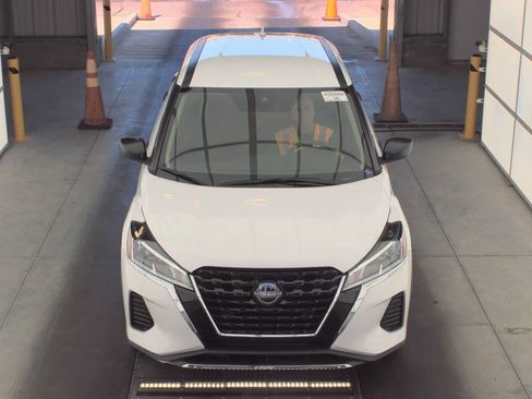 Used 2025 Nissan Kicks Play S FWD image 15