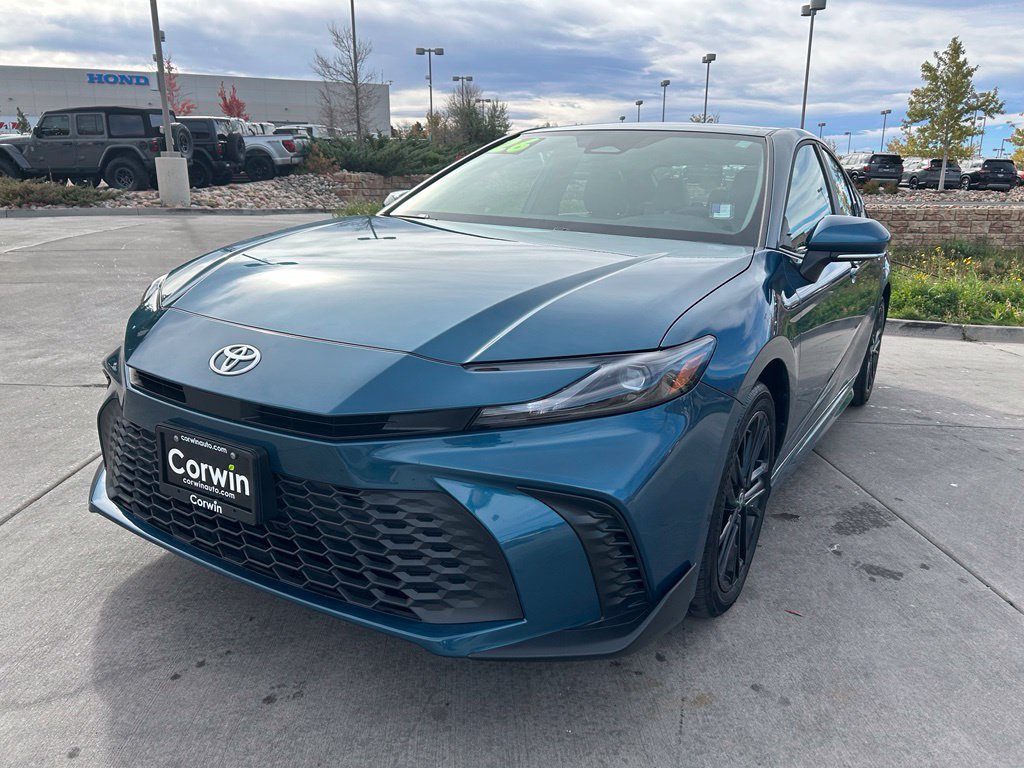 Used 2026 Toyota Camry SE AWD/4WD image 3