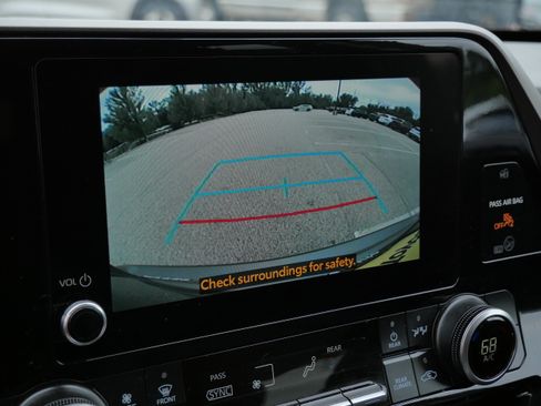 Certified 2025 Toyota Highlander LE AWD/4WD image 31