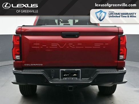 Used 2025 Chevrolet Colorado Z71 w/ Technology Package AWD/4WD image 7