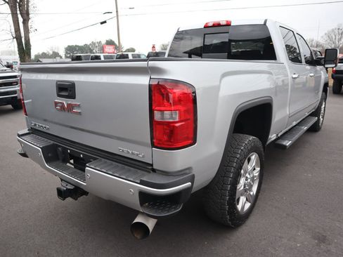 Used 2019 GMC Sierra 2500 Denali w/ Duramax Plus Package image 5
