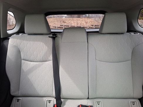 Used 2024 Toyota Corolla Cross L image 19