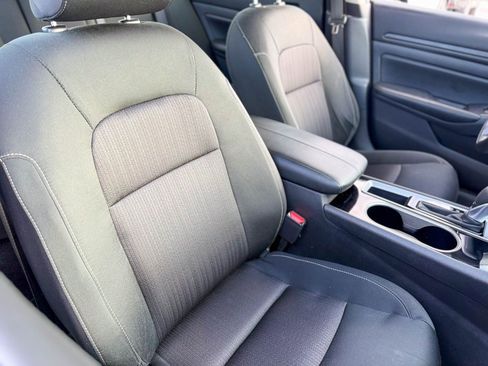 Used 2024 Nissan Altima 2.5 SV image 8