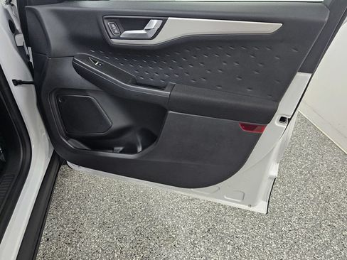 Used 2020 Ford Escape SE FWD image 21