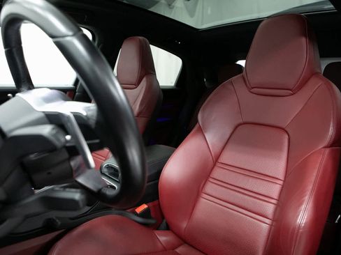 Certified 2022 Porsche Cayenne image 5