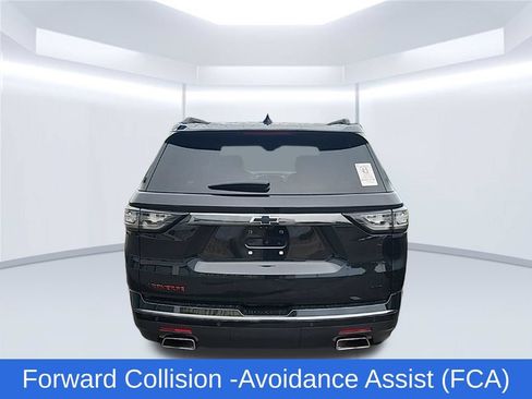 Used 2021 Chevrolet Traverse Premier w/ Redline Edition AWD/4WD image 3