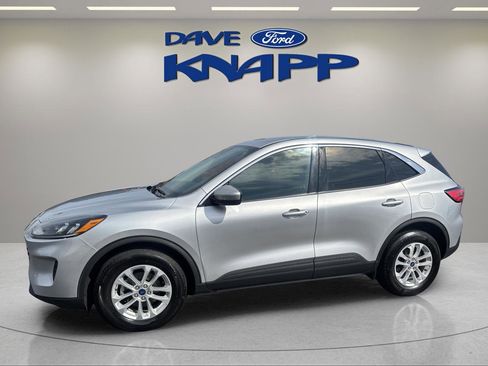 Used 2020 Ford Escape SE image 5