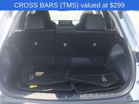 Used 2022 Toyota Corolla Cross XLE w/ Convenience Package AWD/4WD image 5