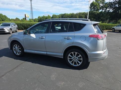 Used 2018 Toyota RAV4 Platinum AWD/4WD image 8
