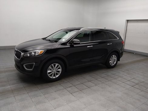Used 2018 Kia Sorento FWD image 2