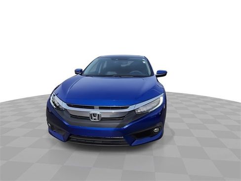 Used 2017 Honda Civic Touring image 3