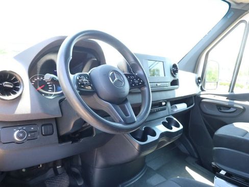 Used 2023 Mercedes-Benz Sprinter 1500 image 11