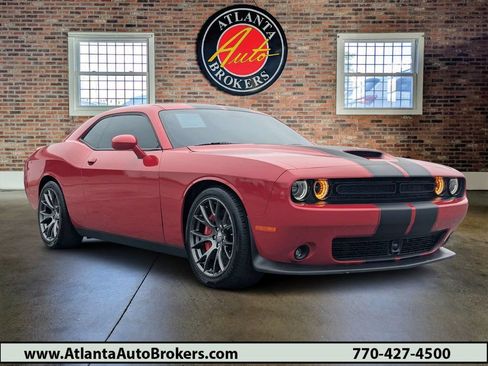Used 2016 Dodge Challenger SRT w/ Technology Group RWD image 1