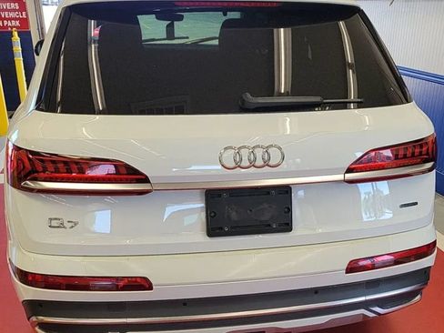Used 2020 Audi Q7 3.0T Premium Plus w/ Premium Plus Package AWD/4WD image 3