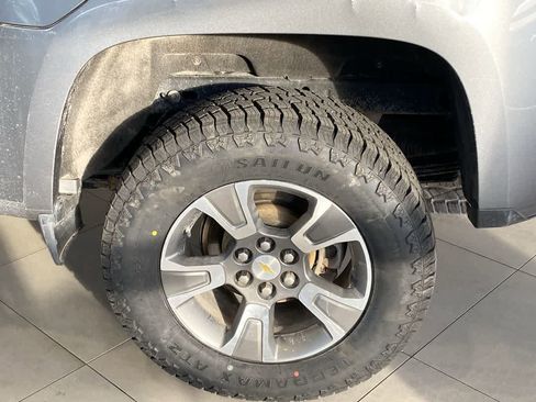 Used 2018 Chevrolet Colorado Z71 AWD/4WD image 13
