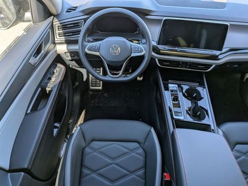 New 2026 Volkswagen Atlas Peak Edition image 15