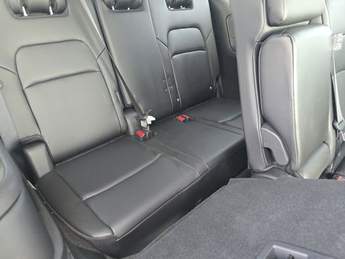 Used 2023 Nissan Pathfinder SL w/ Black Appearance Package image 18