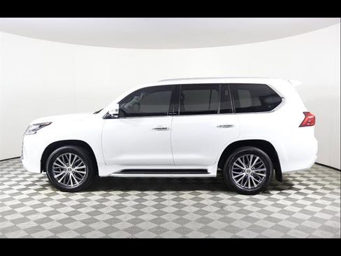 Used 2018 Lexus LX 570 4WD image 3