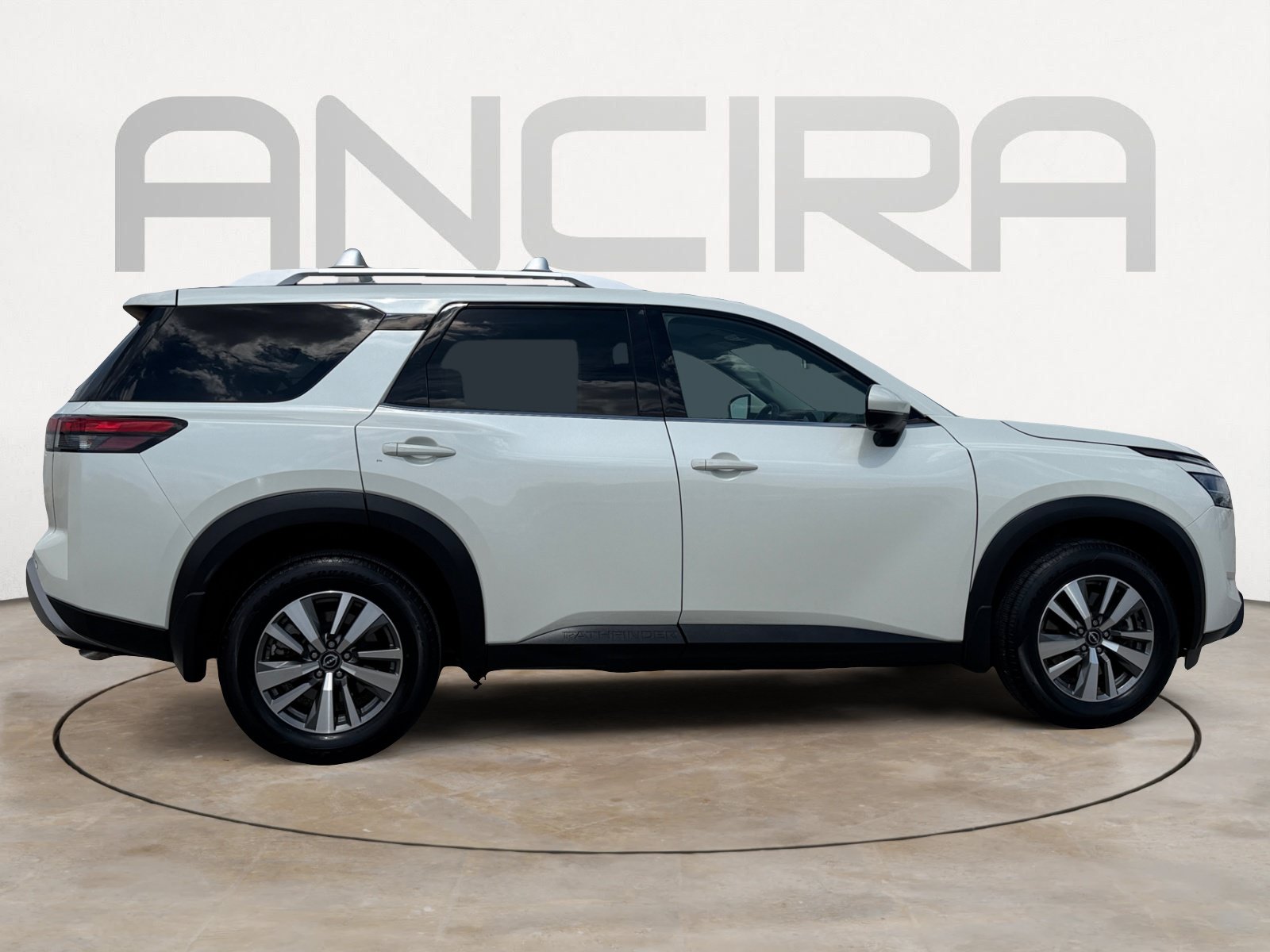 Used 2023 Nissan Pathfinder SL w/ Black Appearance Package FWD image 11