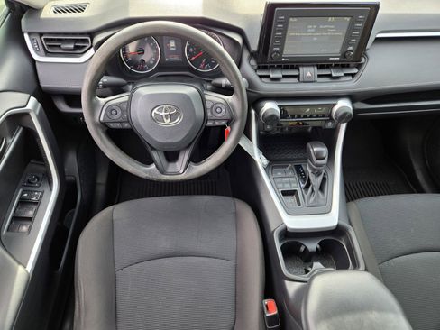 Used 2021 Toyota RAV4 LE image 12