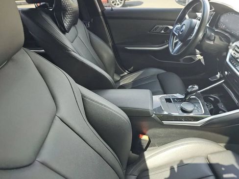 Used 2019 BMW 330i Sedan w/ M Sport Package RWD image 9