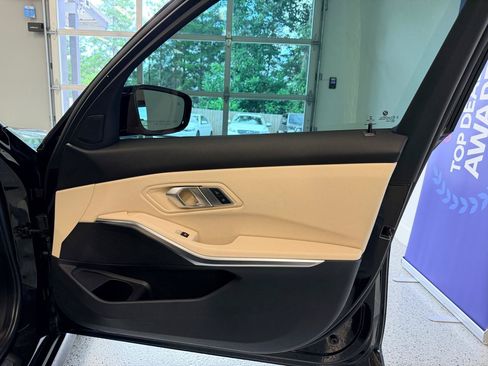 Used 2019 BMW 330i Sedan w/ Convenience Package RWD image 24