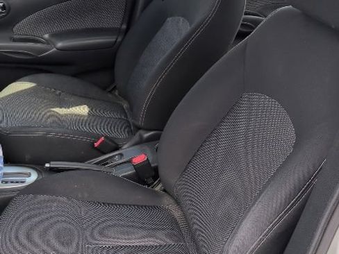 Used 2014 Nissan Versa SV FWD image 11