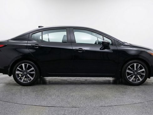 Used 2025 Nissan Versa SV FWD image 11