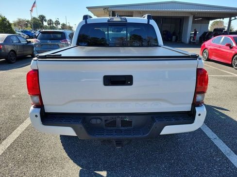 Used 2018 Toyota Tacoma TRD Off-Road image 5