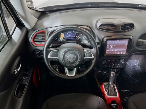 Used 2018 Jeep Renegade Trailhawk w/ UConnect 8.4 Nav Group AWD/4WD image 20