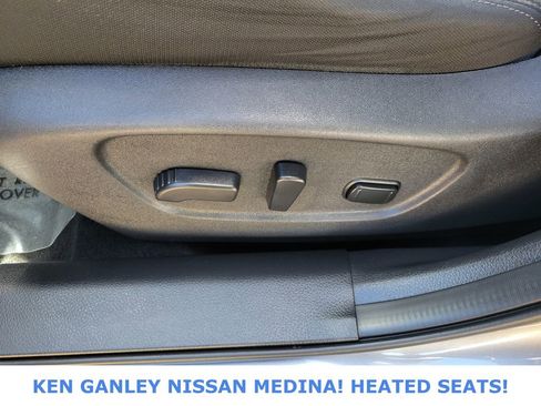 Used 2019 Nissan Rogue SV image 36