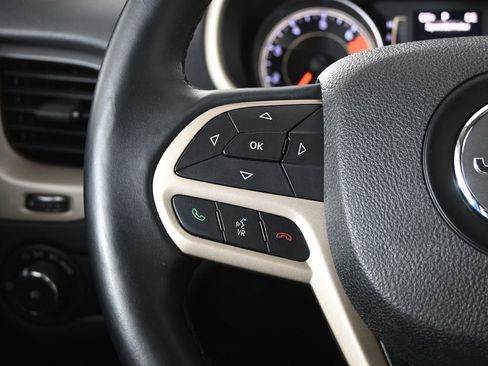 Used 2017 Jeep Cherokee Latitude image 32