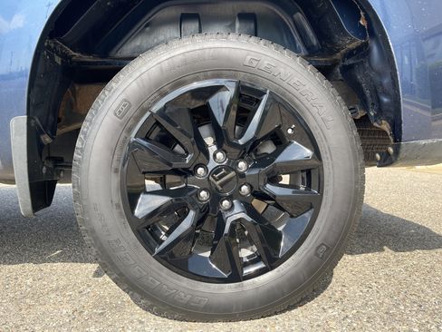 Used 2022 Chevrolet Silverado 1500 Custom AWD/4WD image 21