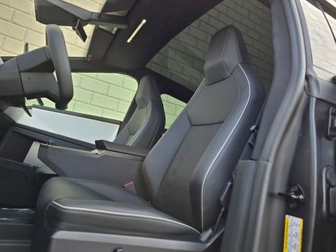 Used 2025 Tesla Cybertruck AWD Crew Cab image 24