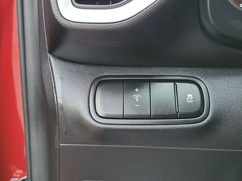 Certified 2025 Hyundai Venue Limited image 15