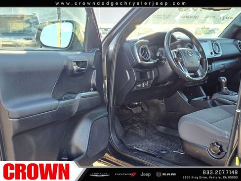 Used 2018 Toyota Tacoma TRD Sport image 21