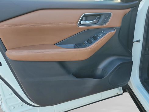 Used 2024 Nissan Rogue Platinum w/ Platinum Premium Package image 32