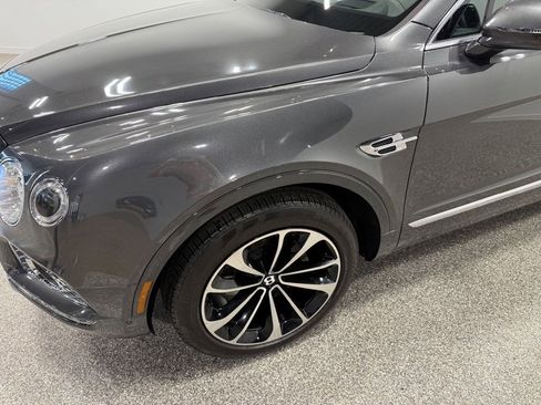 Used 2018 Bentley Bentayga Activity AWD/4WD image 15