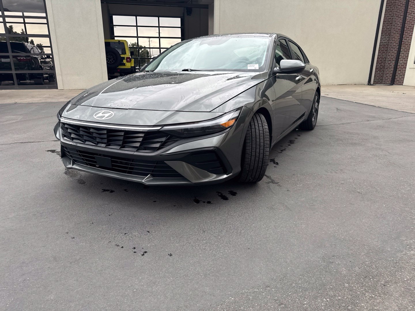 Used 2025 Hyundai Elantra Limited FWD image 3