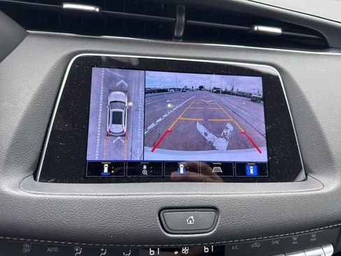 Used 2022 Cadillac XT4 Premium Luxury w/ Enhanced Visibility Package image 10